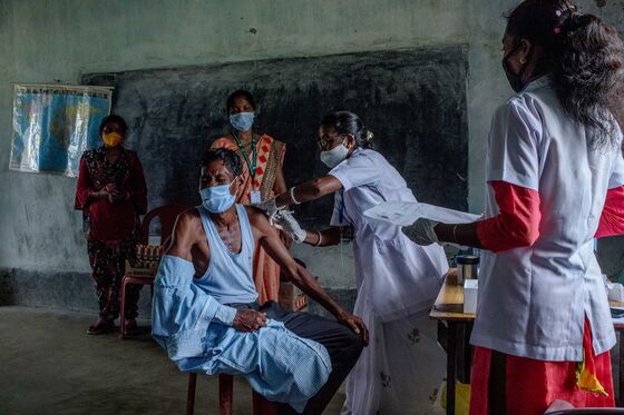 India’s Race to Vaccinate Its Villages Meets With Rural Resistance