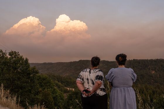 Bone-Dry Nights Make California Fires Spread Faster Than Ever