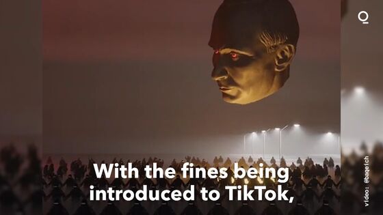 Putin Finds Ally in China’s TikTok in Crackdown on Critics
