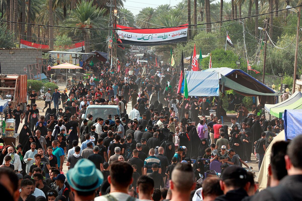 Millions March in Iraq in Annual Arbaeen Shiite Pilgrimage Bloomberg