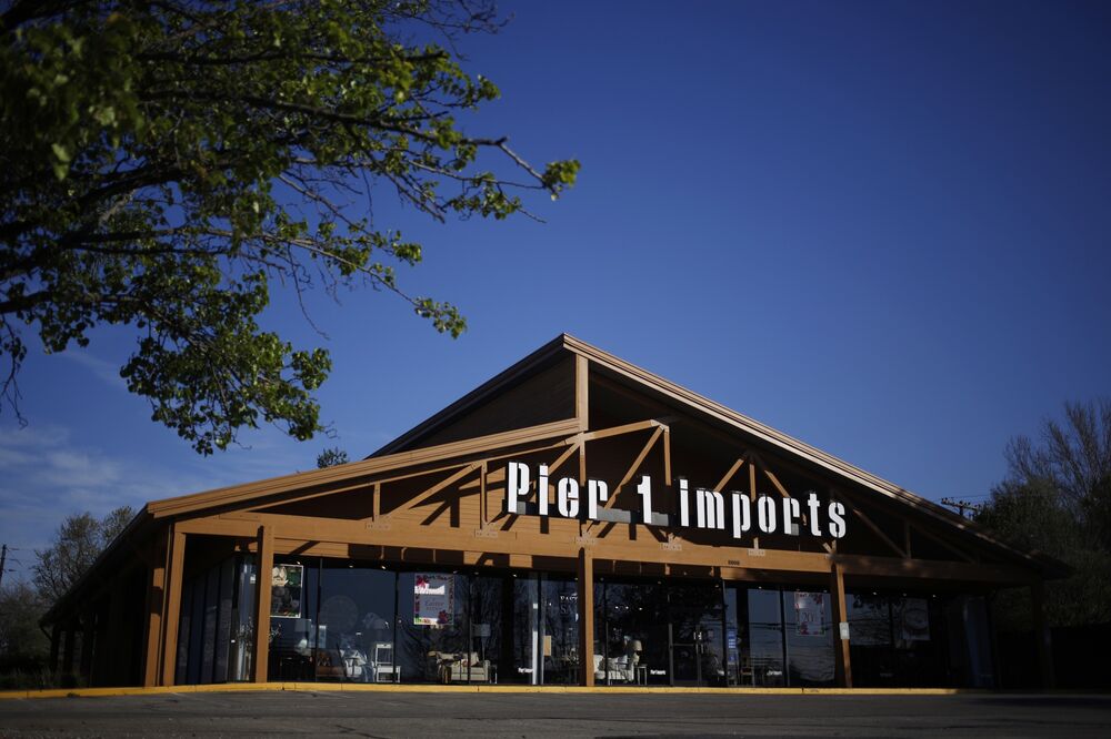 Pier 1 Pir Stock Falls On More Store Closures Cost Cuts Bloomberg