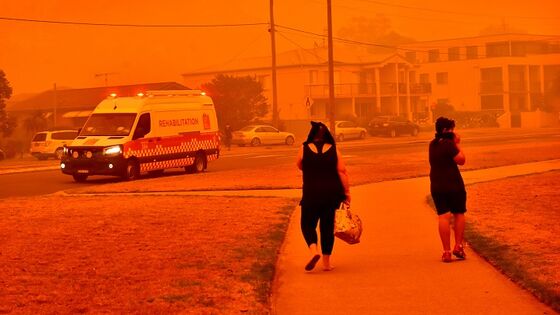 Australian Beach Towns Ablaze as Wildfire Crisis Intensifies