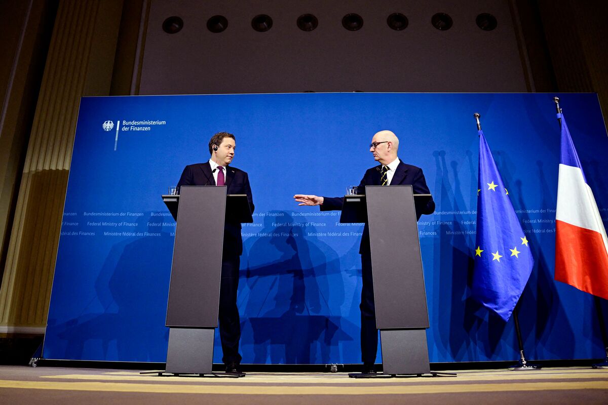 
                            France Plans G-7 Meeting to Talk US Tariff Threats on Wednesday