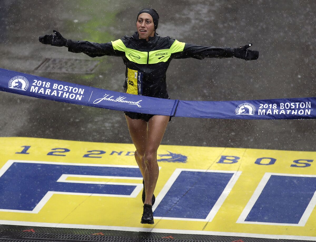 Desi Linden Wins Boston Marathon, First U.S. Woman Since 1985 Bloomberg