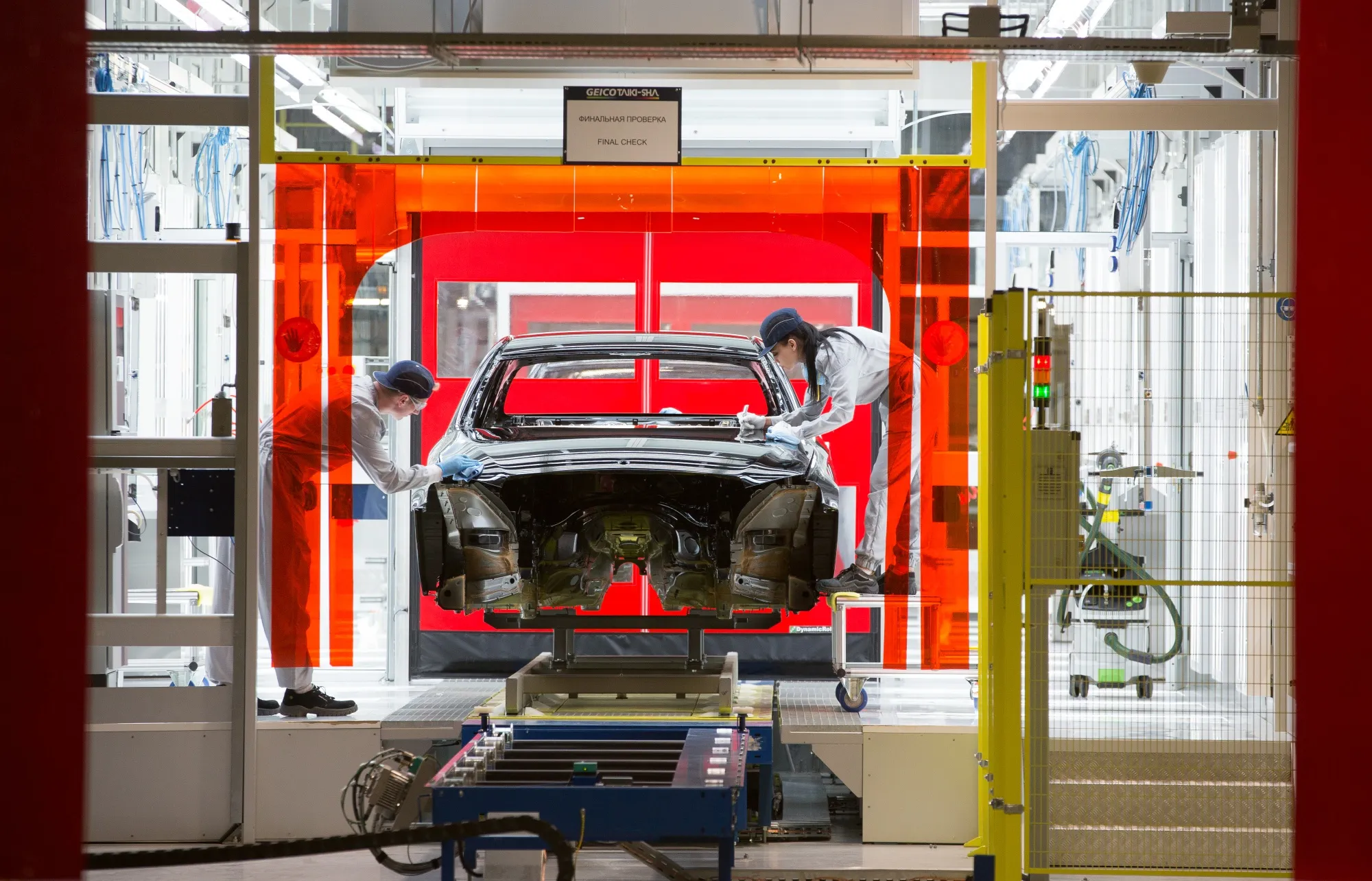 Inside The New Daimler AG Auto Plant In Russia