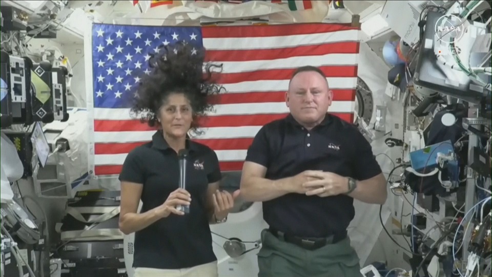 SpaceX Selected by NASA to Rescue Astronauts Marooned in Space