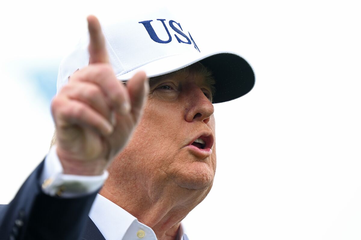 Trump Defends His Support for Unified Ireland Despite UK Uproar