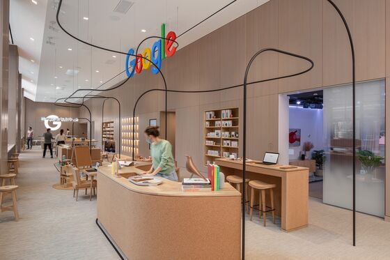 Google to Open First Retail Store Steps Away From Apple in NYC