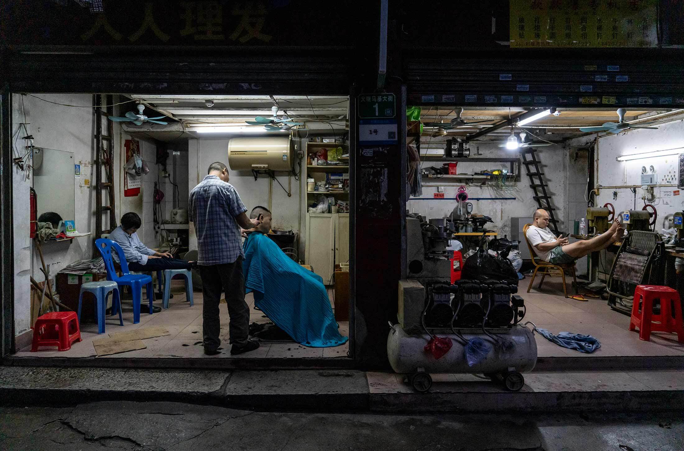 A barbershop&nbsp;in the Datang neighborhood of Guangzhou, the capital of China’s&nbsp;Guangdong province.