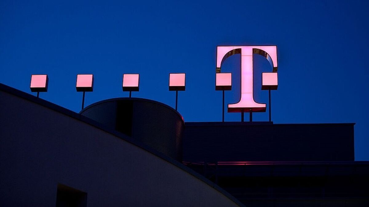 Deutsche Telekom'in T-Mobile Birleşmesini Değerlendirdiği İddia Ediliyor