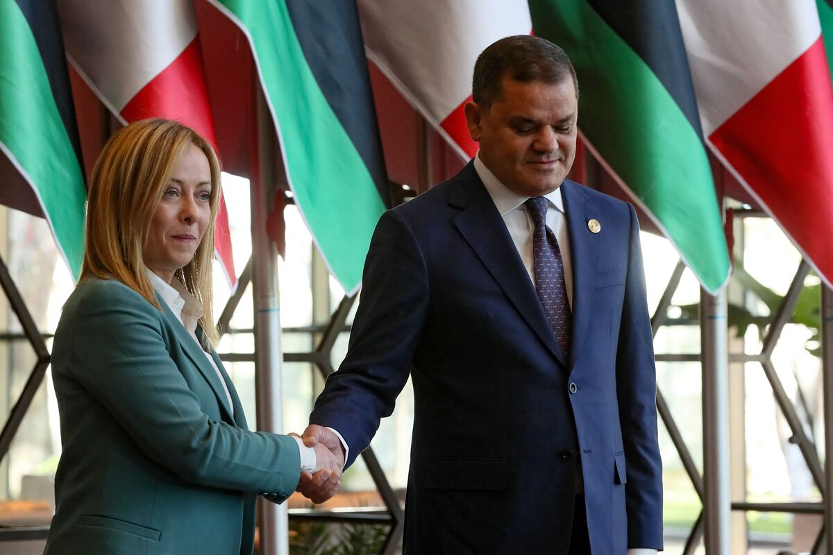Giorgia Meloni trifft den libyschen Regierungschef Abdul Hamid Dbaiba.