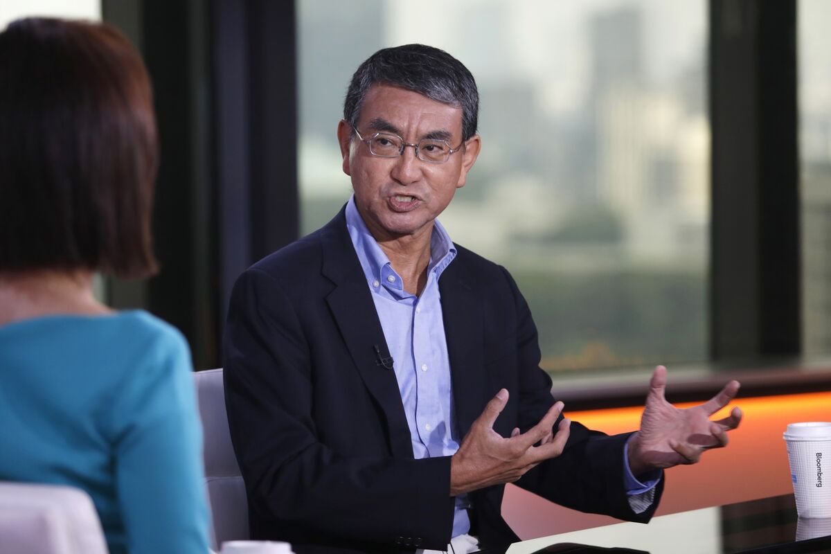 ブルームバーグのニュース記事「自民･河野氏、円安是正へ日銀は利上げを」の画像