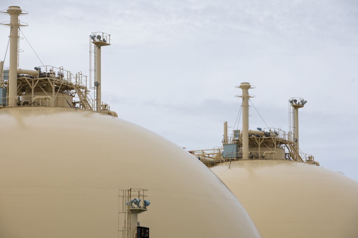 Middle East’s Newest LNG Importer Prepares to Take First Cargo