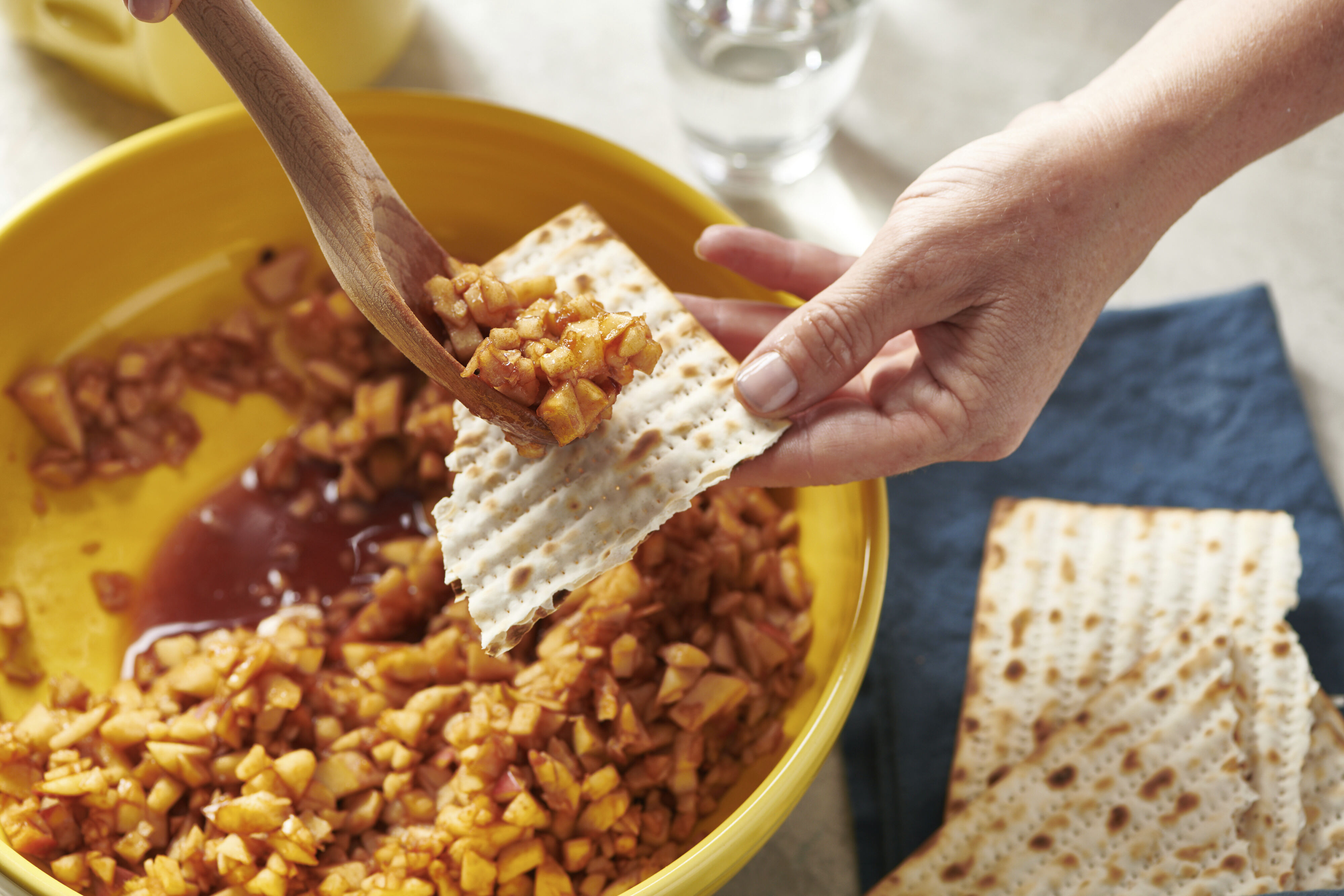 Classic Charoset Recipe With Apples, Nuts, Wine for Passover Delight ...
