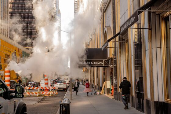 Manhattan’s Fifth Avenue Mired in $200 Million Retail Rent Fight