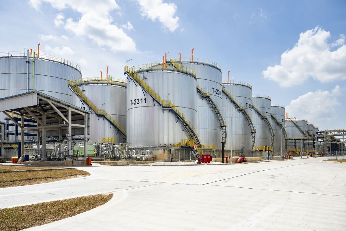 Malaysia Mulls Further Fuel Subsidy Cuts Even as Election Looms