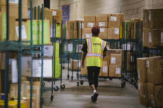 Startup Couriers Snatch Toehold in Biggest Shake-Up of FedEx Era