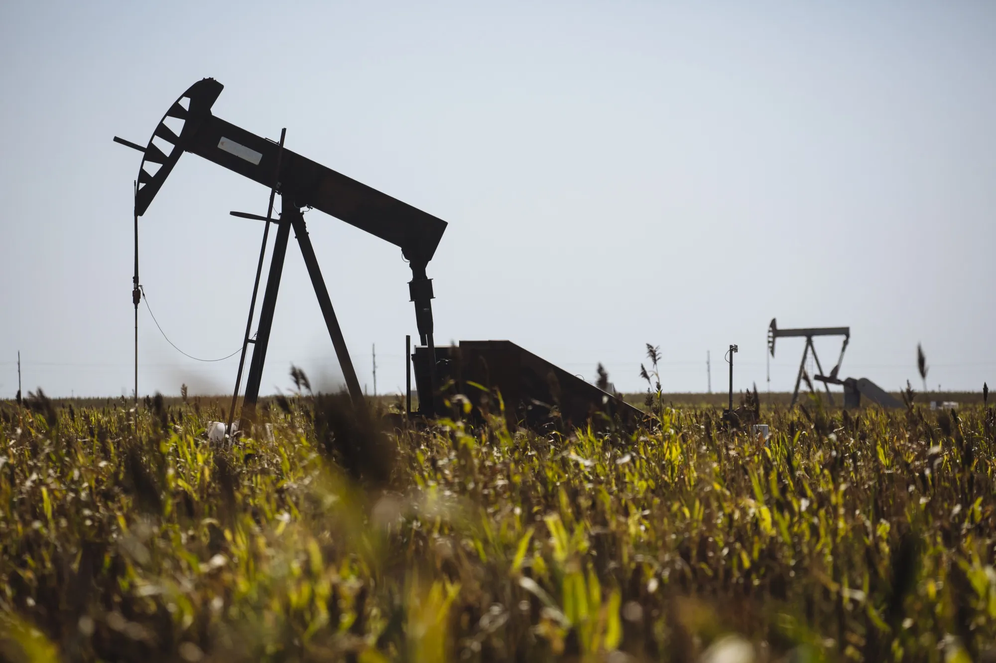 U.S. Oil Industry Prioritizes Output Over Debt 