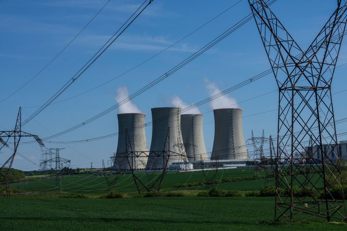 Czech Utility Giant CEZ Plans Asset Split Before Possible Buyout
