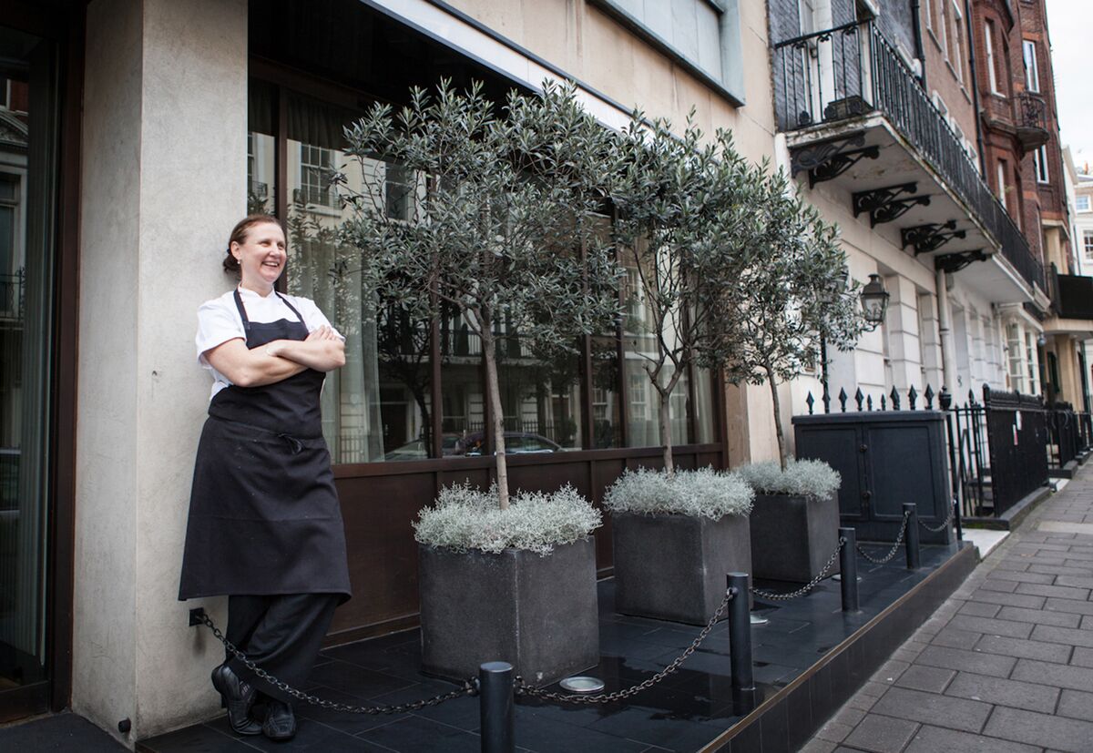 Angela Hartnett fuori Murano a Mayfair, Londra.