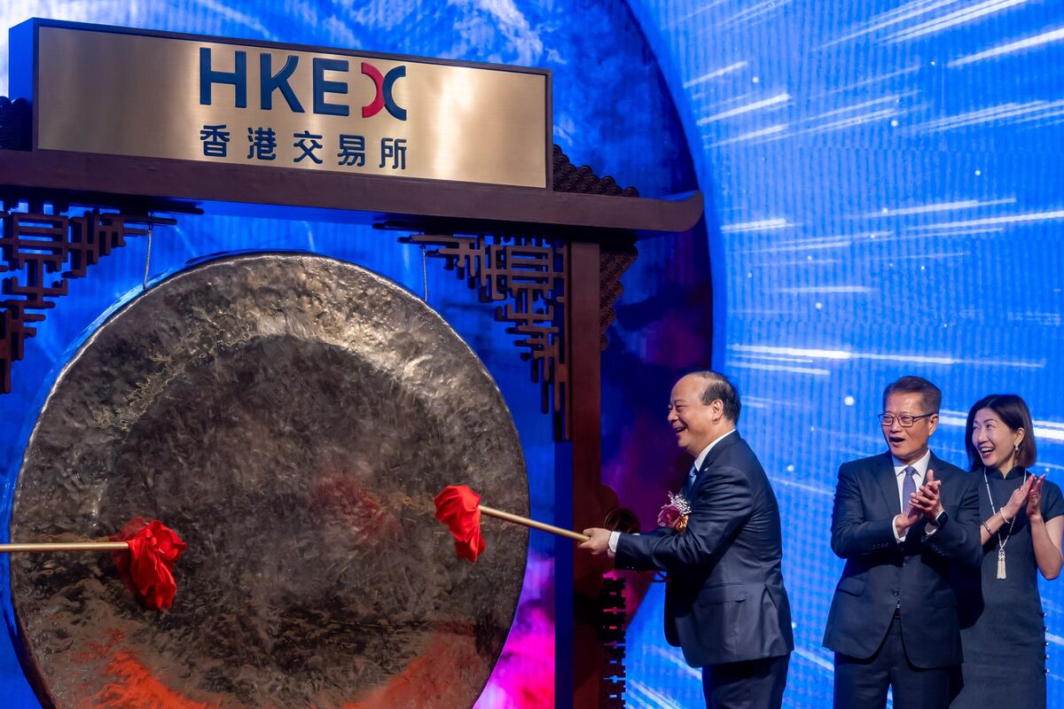 CATL’s Hong Kong Listing Proceeds Rise to $5.2 Billion After Greenshoe