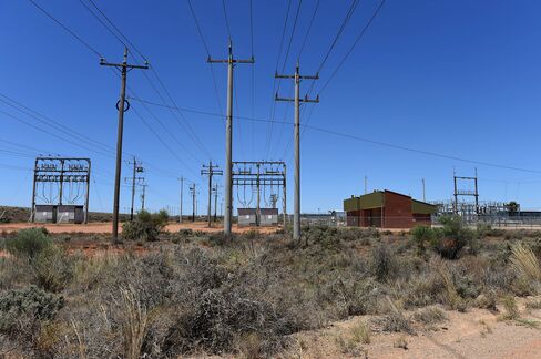 The solar plant is linked to an existing substation through a 22-kilovolt transmission line.