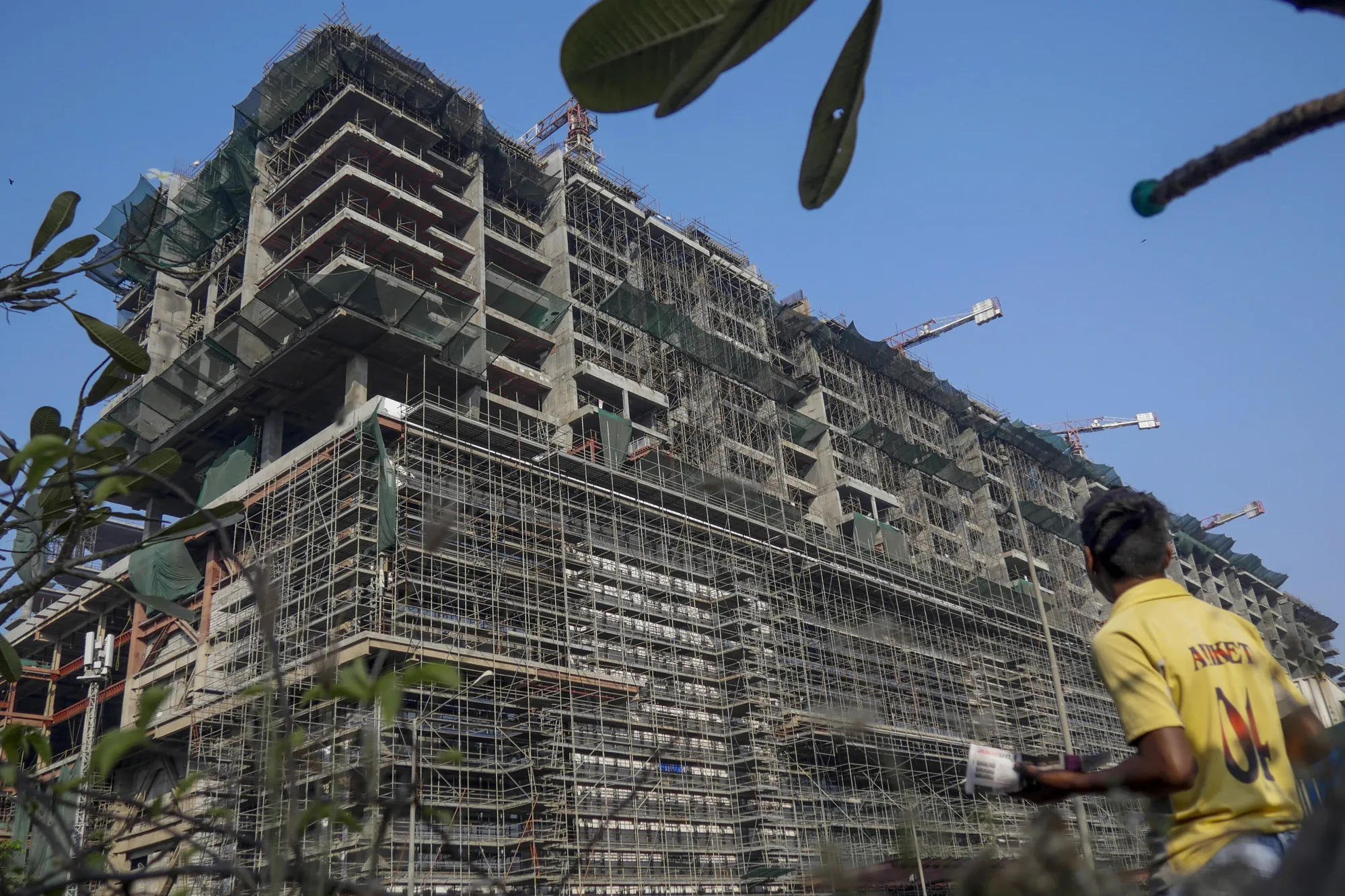 A Reliance Industries Ltd. construction site stands at the Bandra Kurla Complex in Mumbai, India, on Sunday, Jan. 28, 2018.&nbsp;