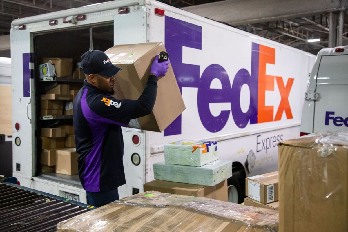 Supply Chain Latest FedEx Merges Ground And Express Divisions Bloomberg