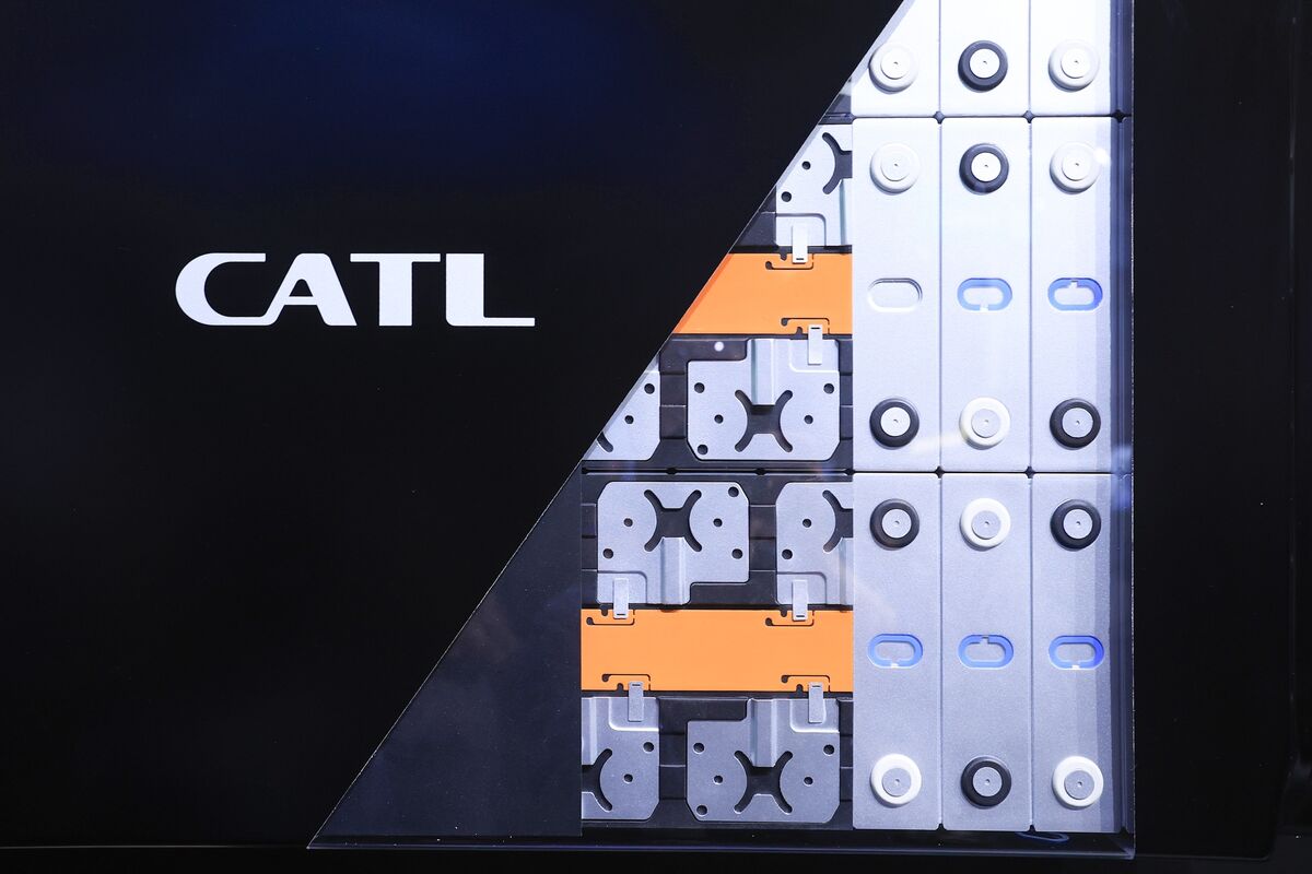 Buy CATL’s Shenzhen Stock and Sell Hong Kong Peer, JPMorgan Says