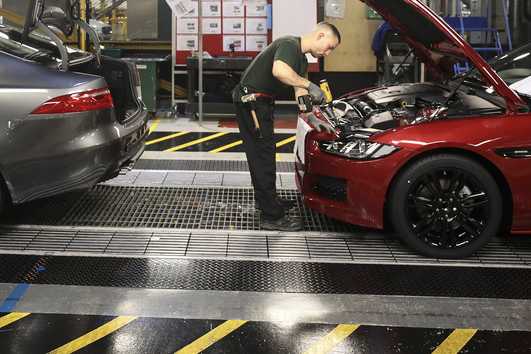 1493725195_MANUFACTURING-UK