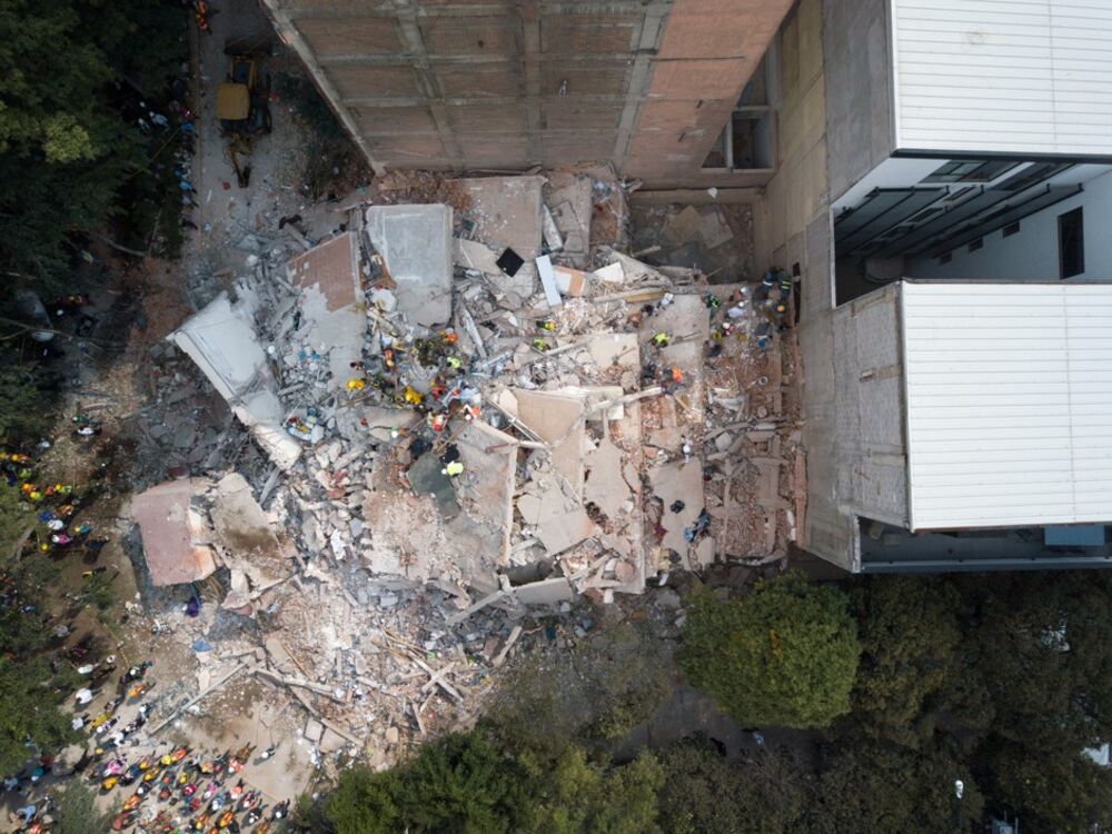 Architects And Engineers Assess Building Damage From Mexico City S Earthquake Bloomberg