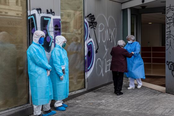 Spain Extends Lockdown as Virus Cases Rise Again in Europe
