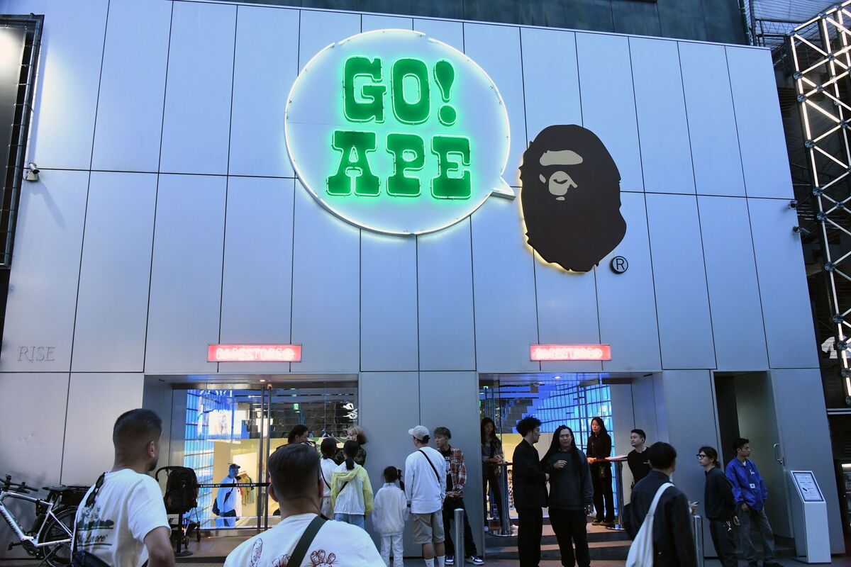 🟪"CVC Capital Partners in trattativa per un prestito di 400 milioni di dollari per A Bathing Ape"
