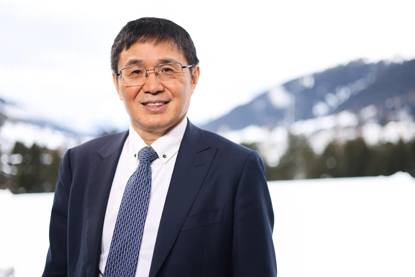 LONGi Chief Advocates for Solar-Plus-Storage to Stabilize Global Grids