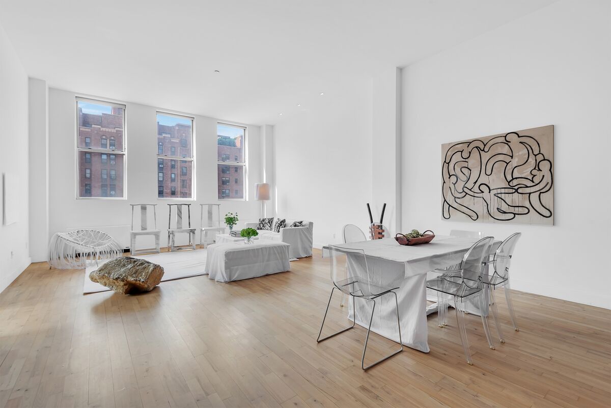 Chinese Artist Ai Weiwei Selling Manhattan Apartment for $2 Million - Bloomberg