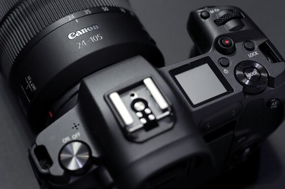 Canon Joins Sony, Nikon in Battle for Pro-Photography Market