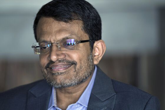 Singapore Central Banker Ravi Menon's Term Extended for 2 Years