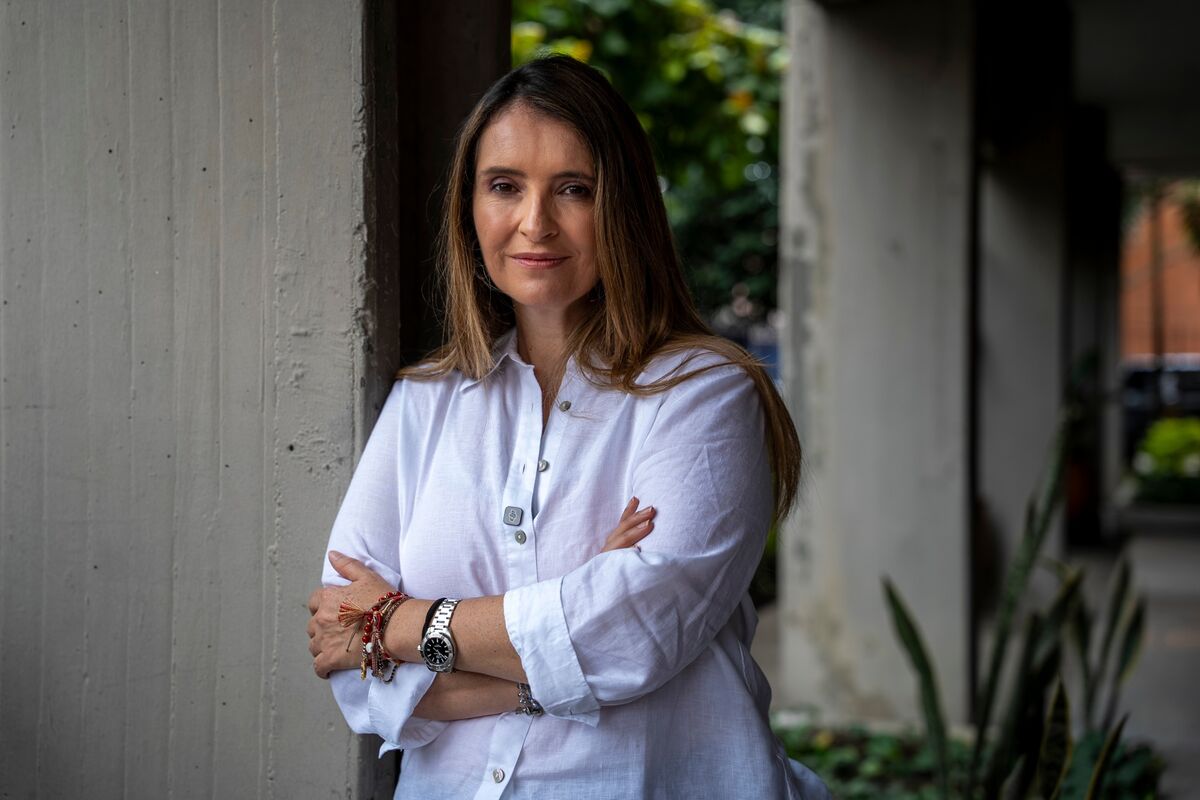 Primary Landslide Makes Valencia a Favorite to Lead Colombia