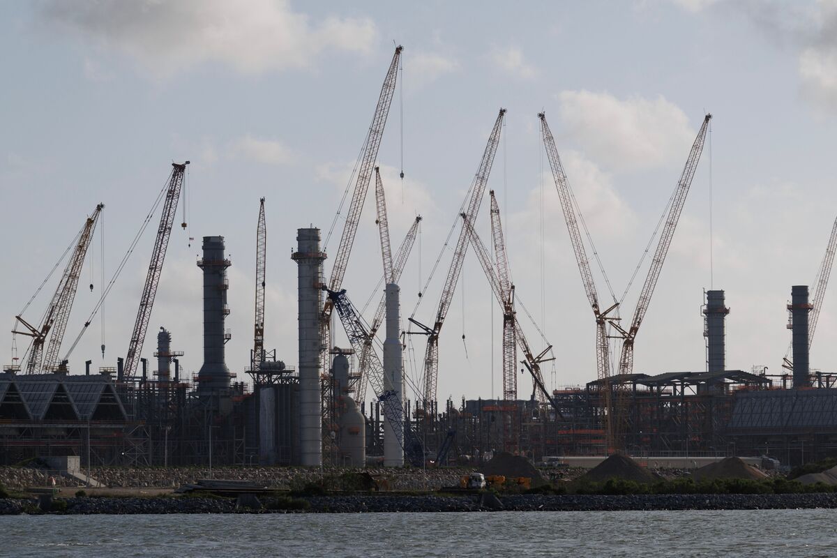 bloomberg.com - Julian Hast - US Natural Gas Surges as Hotter Outlooks Trigger Short-Covering