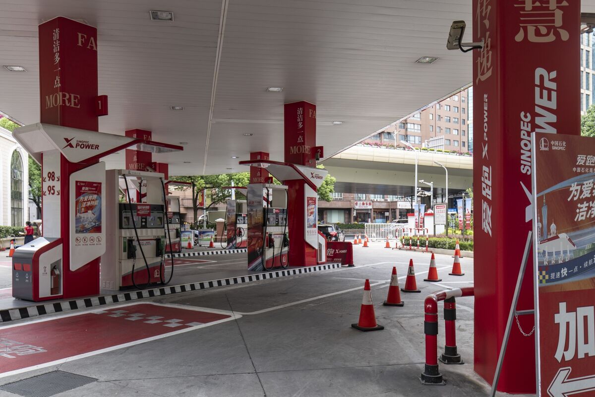 Chinas Gasoline Demand to Fall Quickly From 2025, Sinopec Says