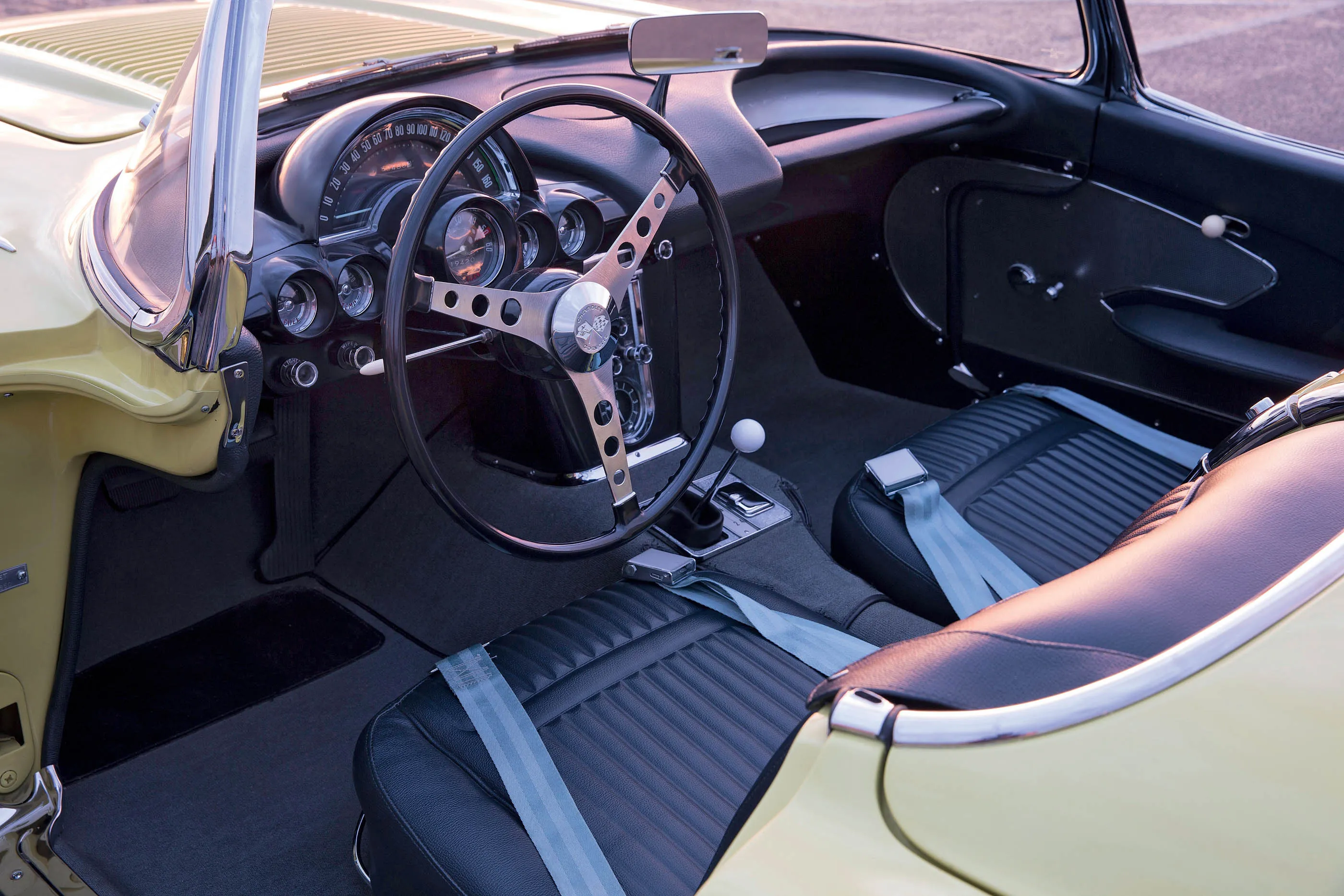 The Corvette: A Sometimes Sensational, Sometimes Sloppy History - Bloomberg, image size:2800x1867