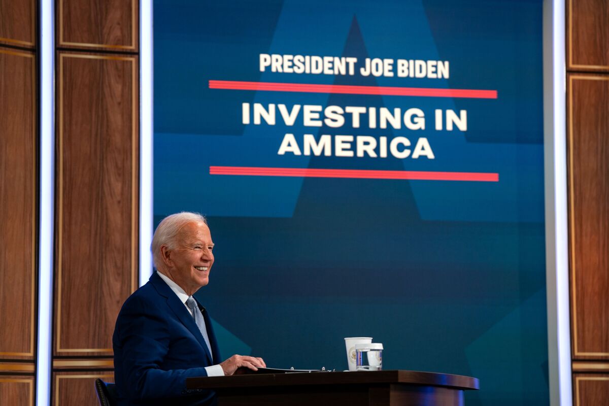 Biden to Award $7.3 Billion for Rural Energy in Boost for Harris