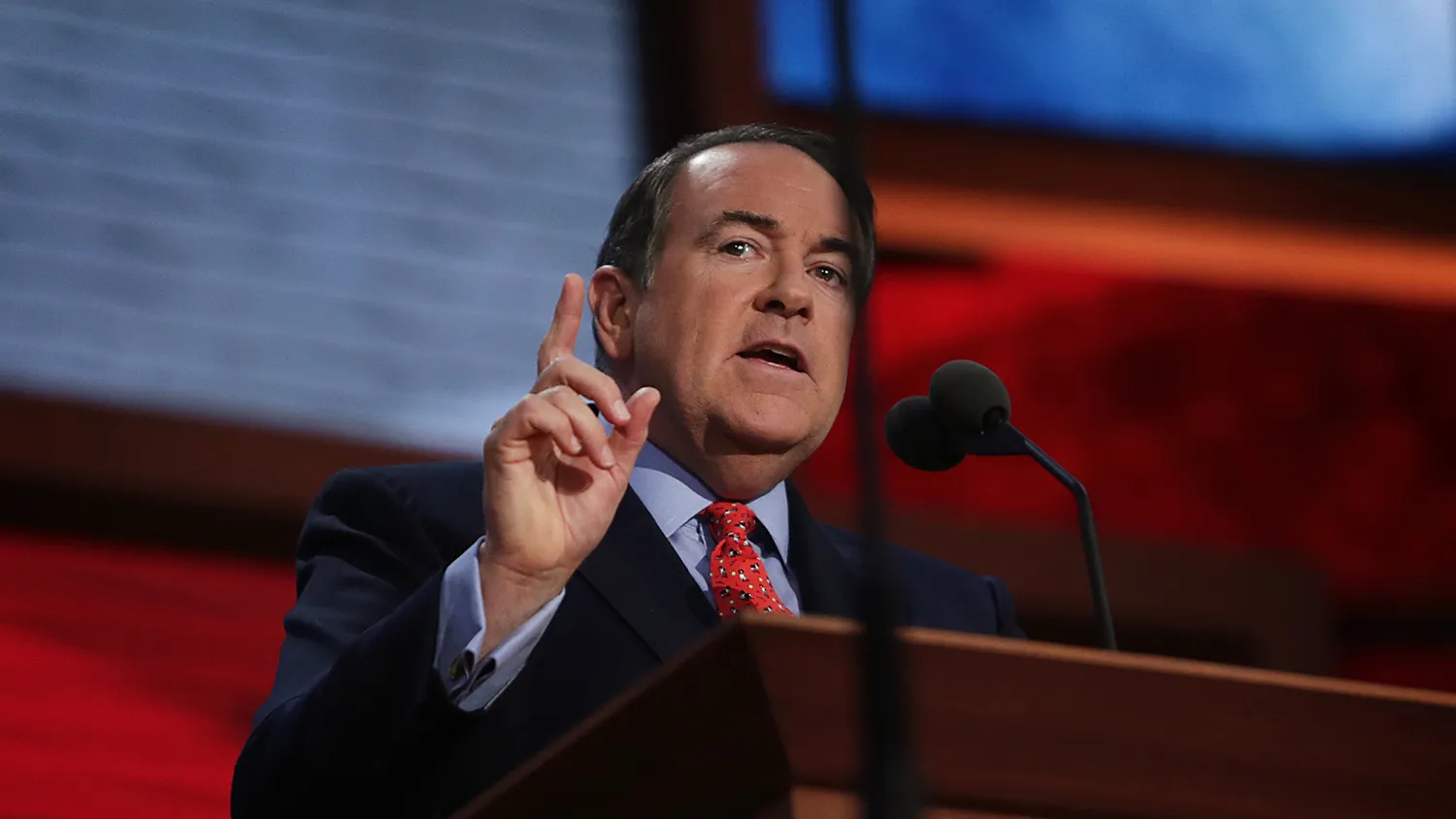 Mike Huckabee Says He'd Raise More Money This Time Around - Bloomberg