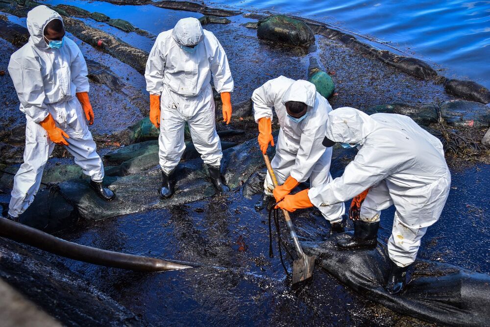Why We Still Can't Stop Oil Spills From Damaging the Environment - Bloomberg