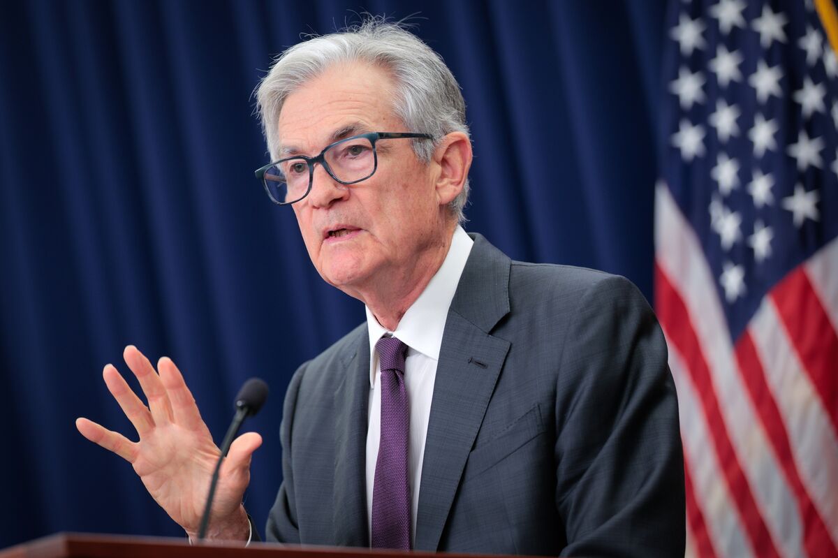 The Fed Should Move Slowly and Make No Promises