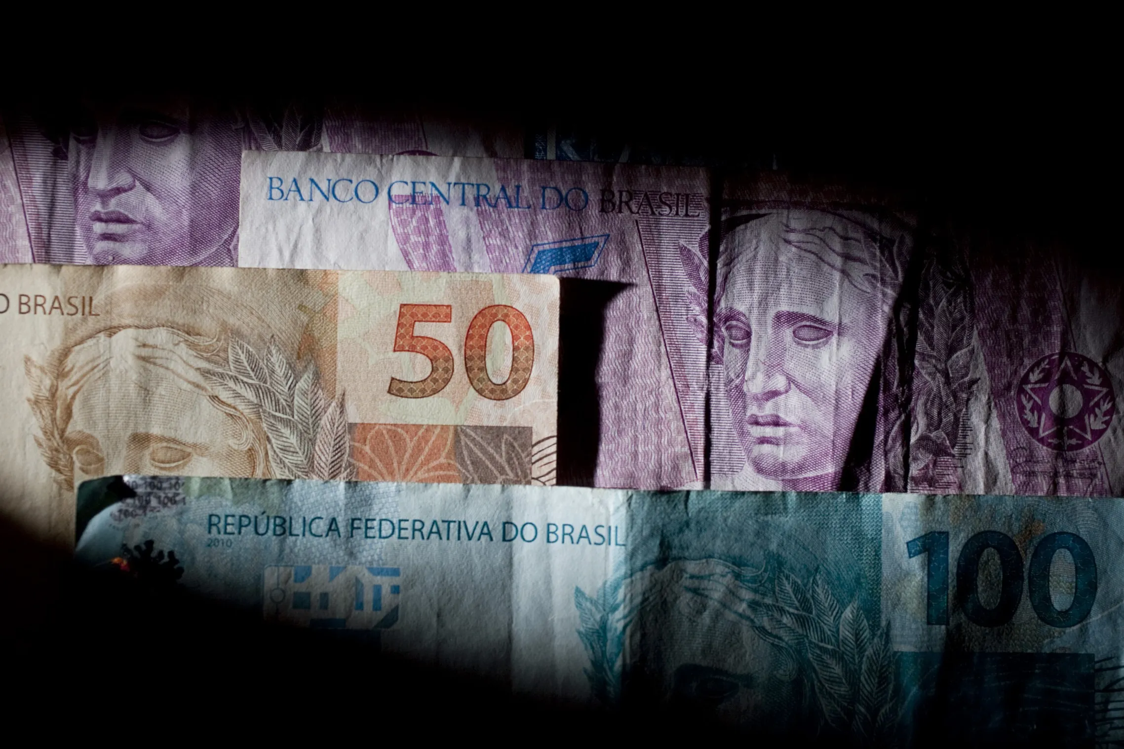 USD/BRL: Brazil Central Bank Intervenes in Real Selloff - Bloomberg