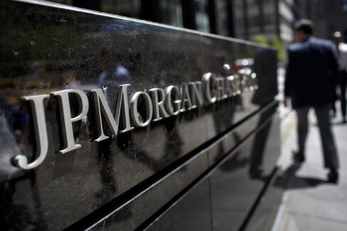 JPMorgan Names Ina De, Conor Hillery to Run U.K. Investment Bank