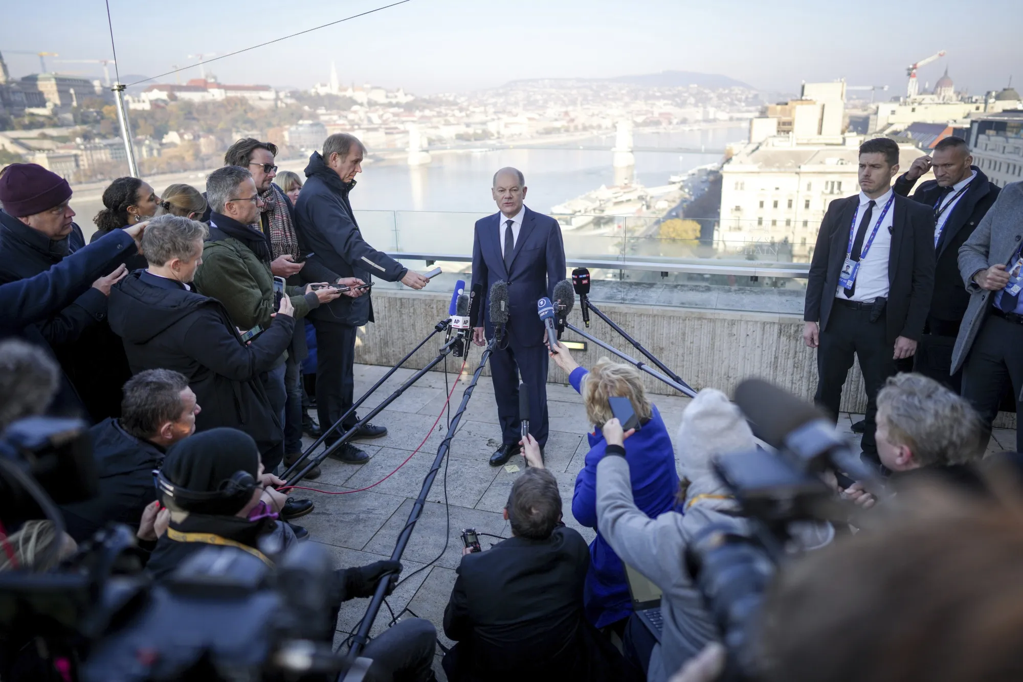 Olaf Scholz in Budapest on Nov. 8.