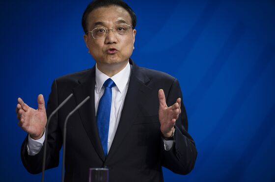 China Won’t Devalue Yuan to Boost Exports, Premier Li Says