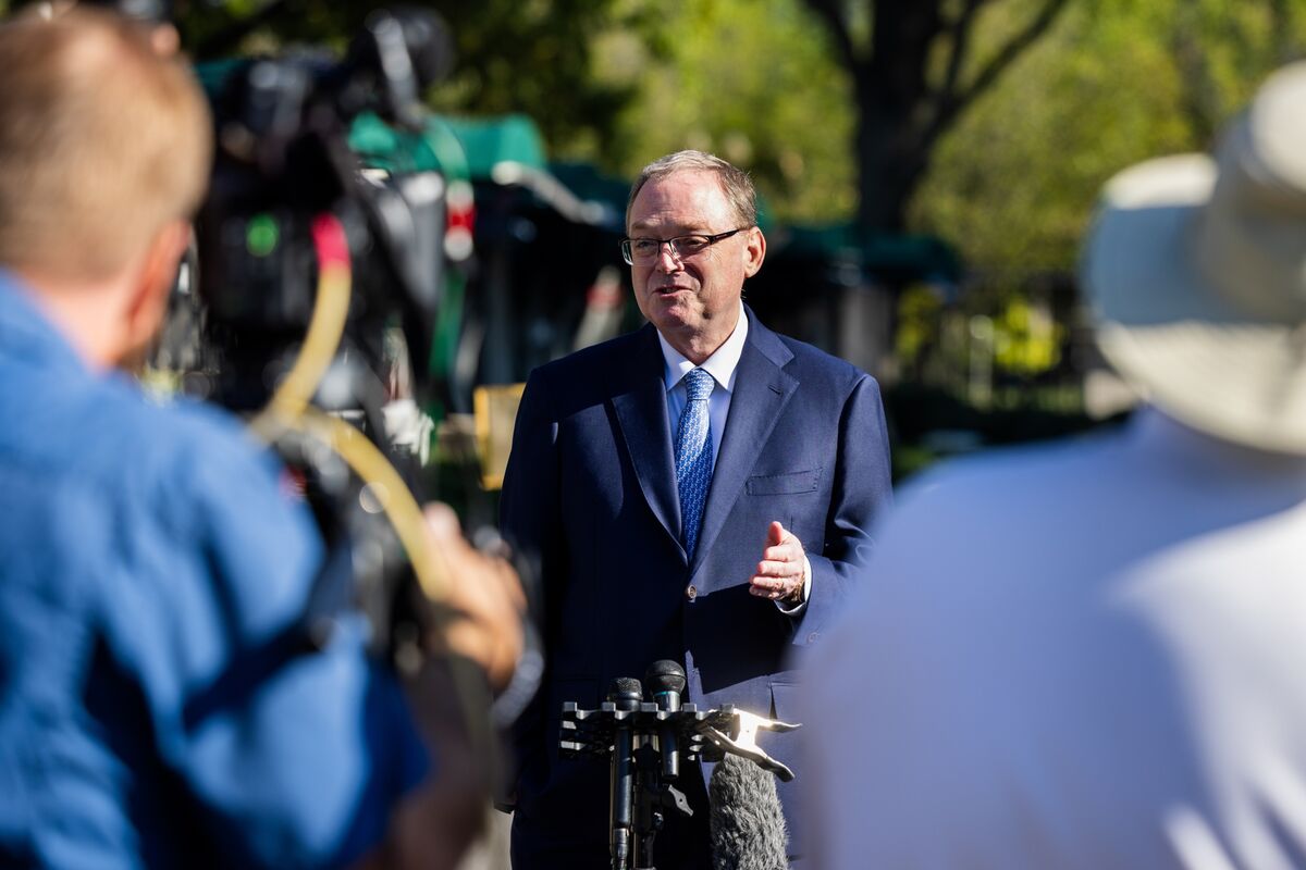 Hassett Offers Endorsement of Fed Rate Cut, Says It’s a Start
